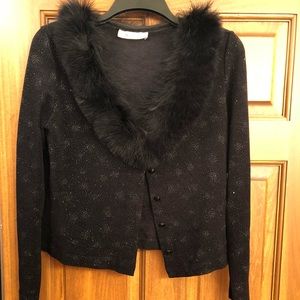 Black Cropped Sweater with Fur Collar